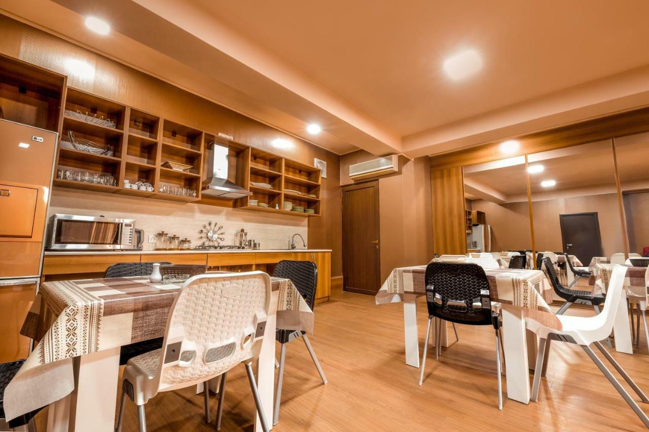 Aygestan Hostel Erywań Zewnętrze zdjęcie