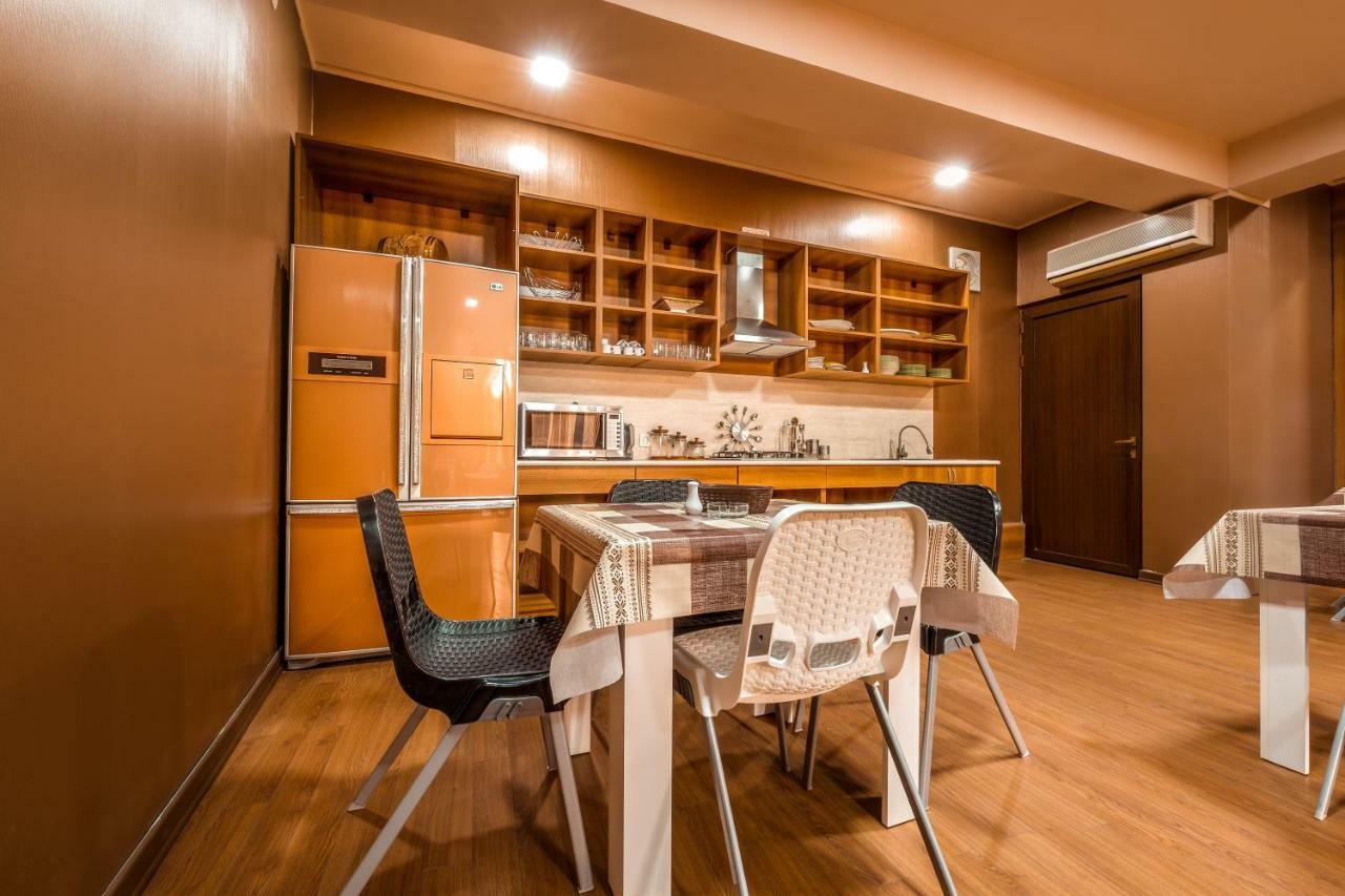 Aygestan Hostel Erywań Zewnętrze zdjęcie